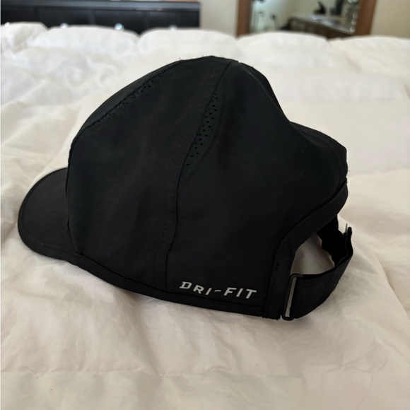 Nike dri-fit Hat - Picture 2 of 3